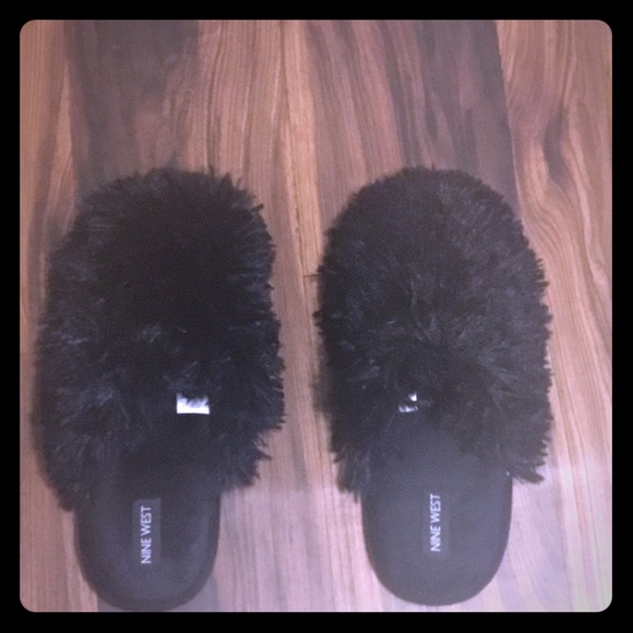 nine west fuzzy slippers